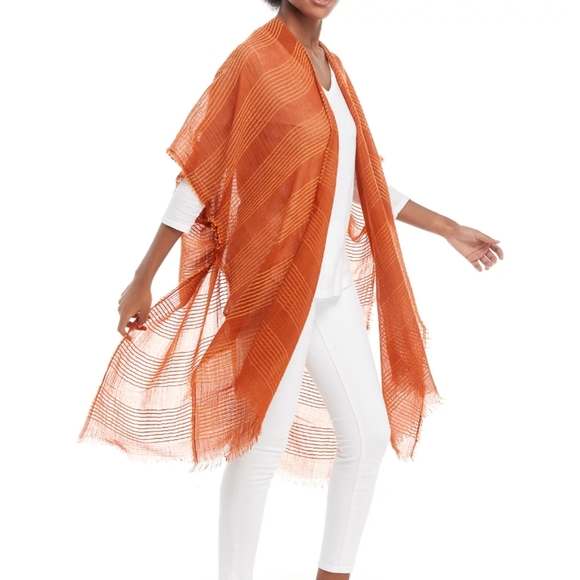 📍SOLD📍New Directions Ruana - Picture 6 of 7